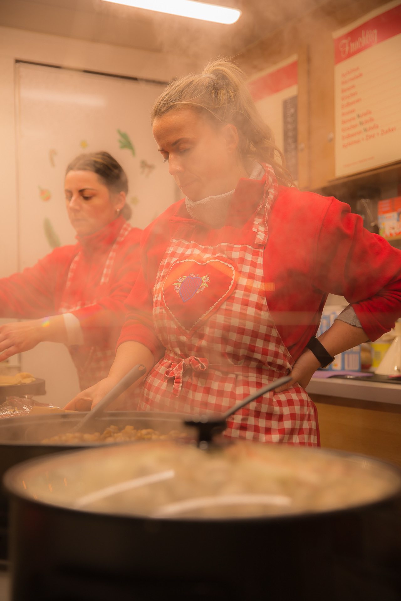 Crêpes werden an einem Stand frisch zubereitet