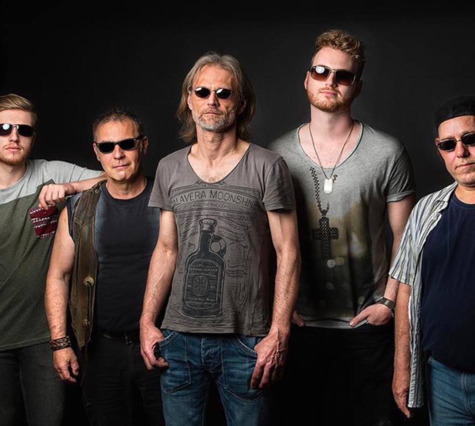 Die Bands TIME und One21 – Coverrock-Abend